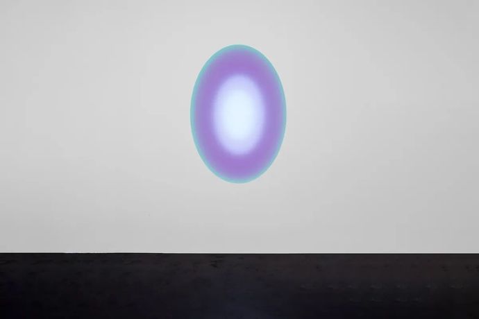 James Turrell《sensing fields》:James Turrell个展在柏林max goelitz gallery展出,呈现光与感知的沉浸式体验