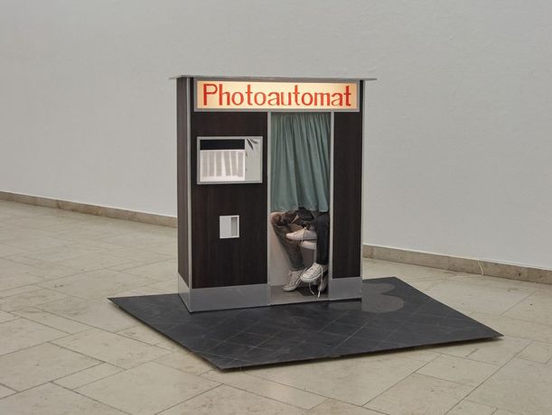 群展《Caged Movement》:被困的运动