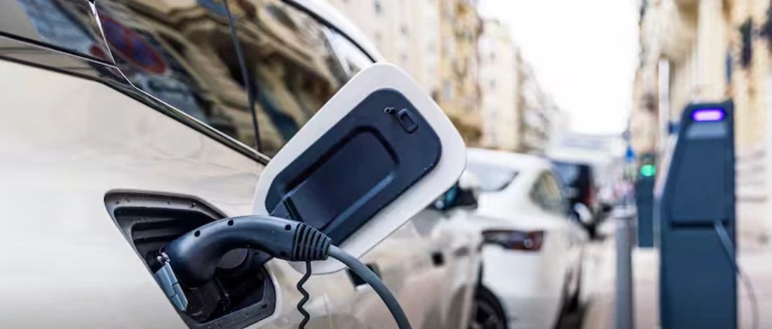 荷兰电动车充电桩|荷兰加速打造电动车友好国家,充电更方便更透明