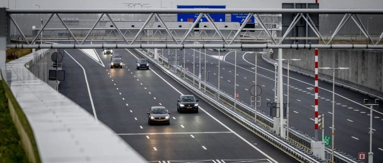 荷兰A24电子收费 | 新规实施一年，20万司机因未及时缴费被罚