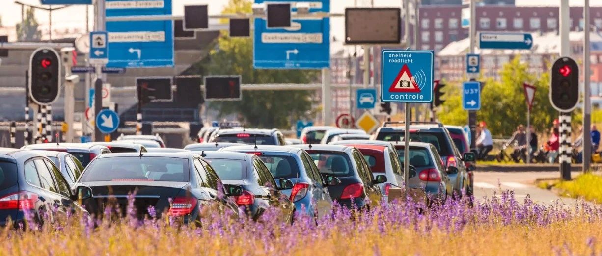 荷兰车险涨价｜2024年保费上涨超15%，电动车事故成新压力