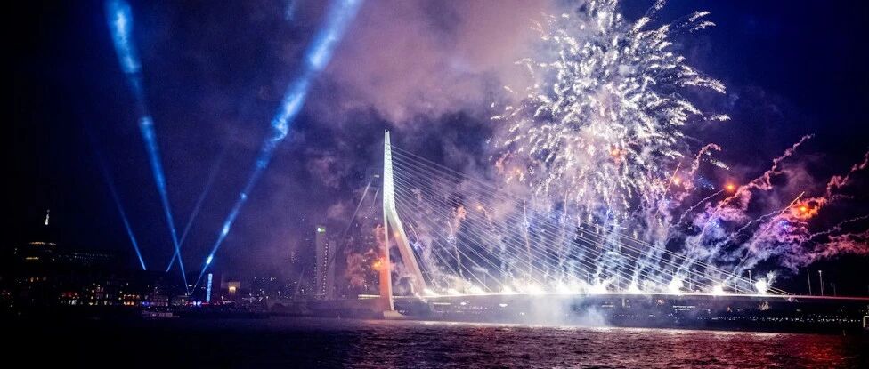 筹款失败，荷兰鹿特丹“标志性”跨年烟花秀停办一年…