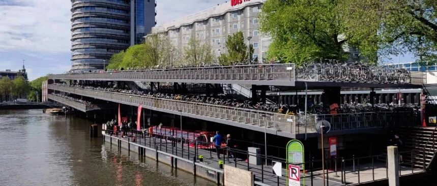 拜拜！荷兰阿姆“丑哭的自行车塔”终于要拆了！